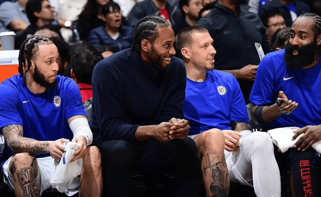 科莫2-0萨索洛连续12场不败，莫雷诺破门，尼科-帕斯献助攻（科莫2-0击退萨索洛豪取12场不败，莫雷诺破门，尼科-帕斯送助攻）