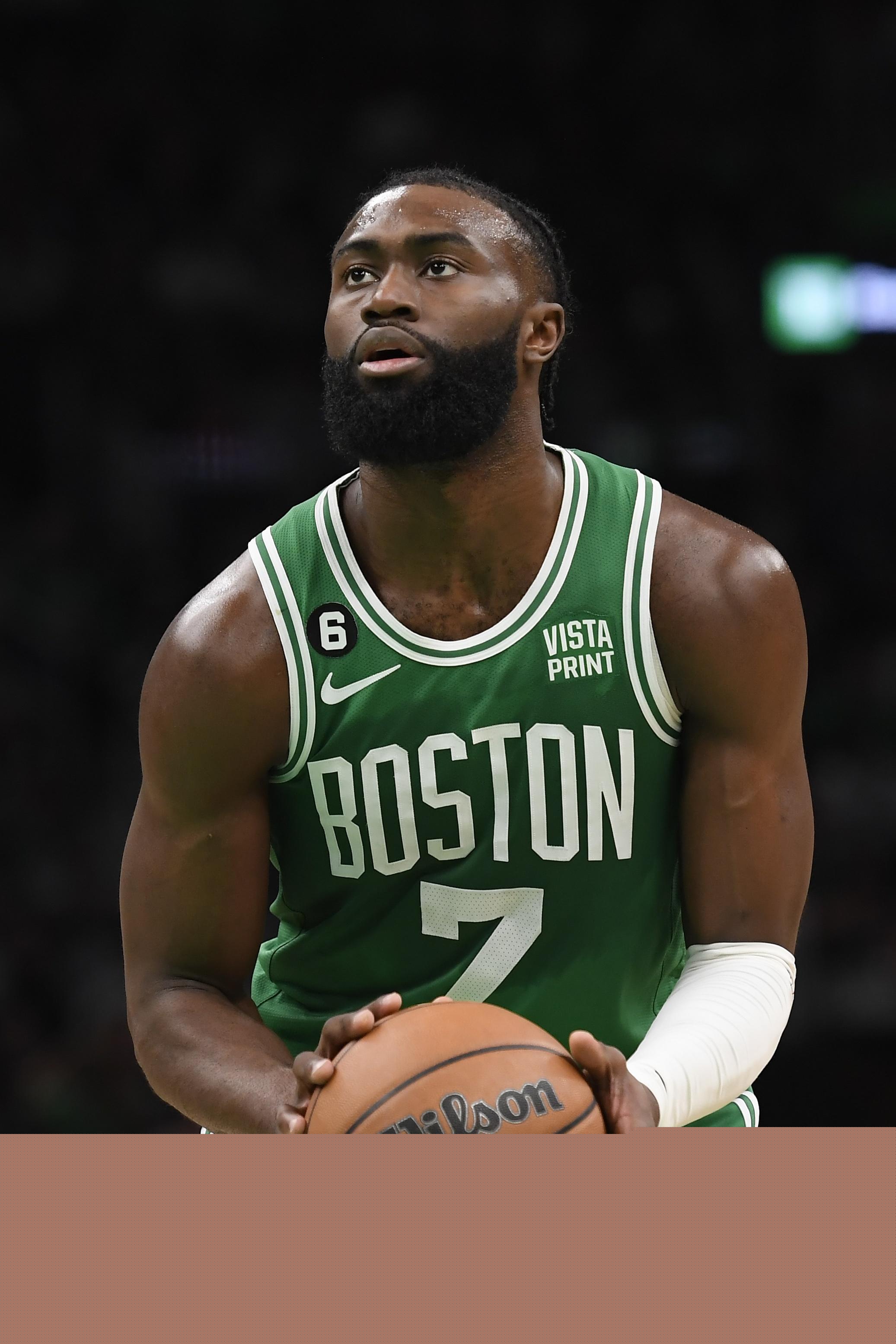 吉拉西多特生涯欧冠已打入15球，队史仅次于罗伊斯和莱万（吉拉西多特欧冠进球达15球，队史仅次罗伊斯与莱万）