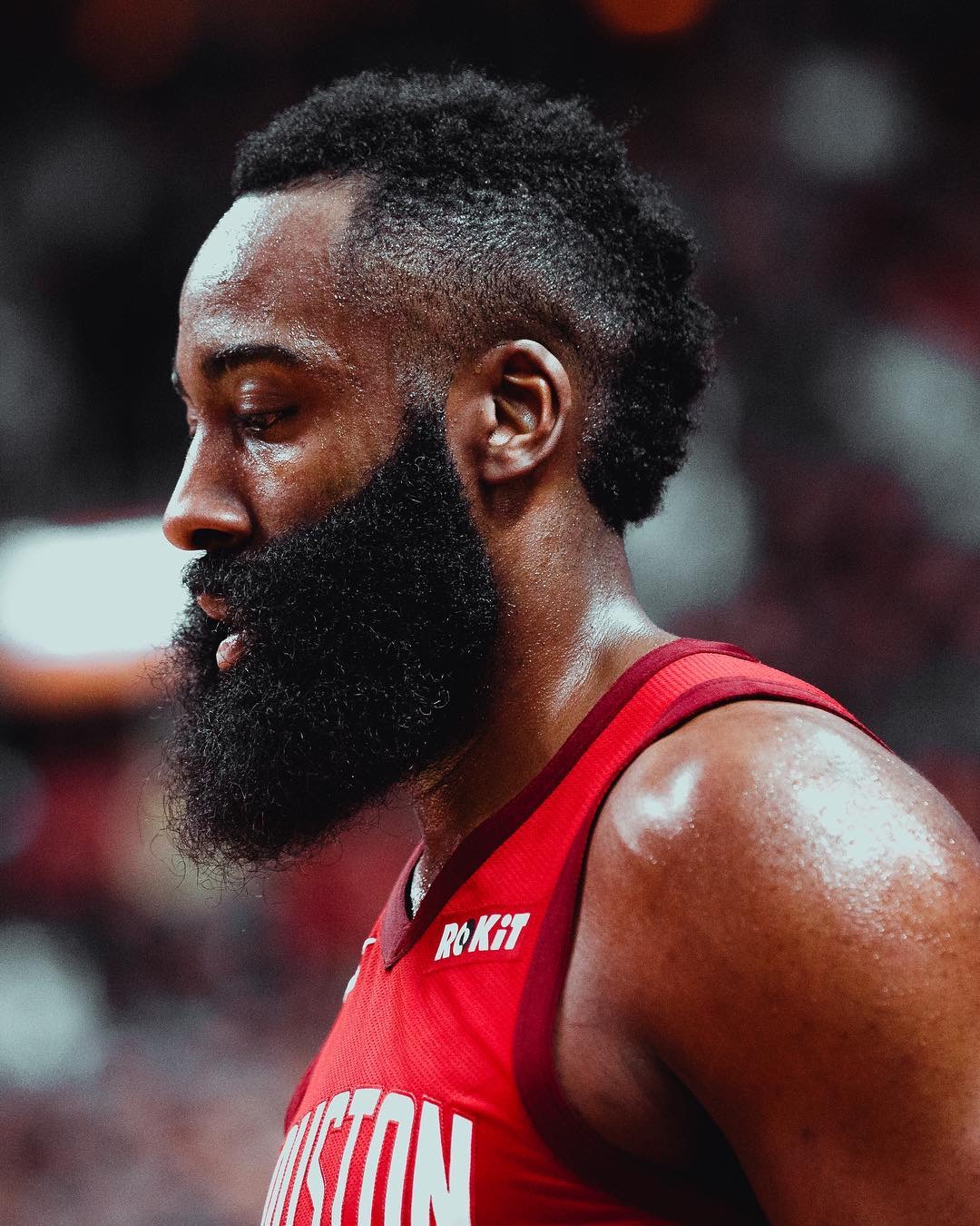 阿森纳vs拜仁：萨卡、埃泽首发，凯恩、奥利塞、卡尔出战（阿森纳对阵拜仁：萨卡、埃泽先发，凯恩、奥利塞、卡尔登场）