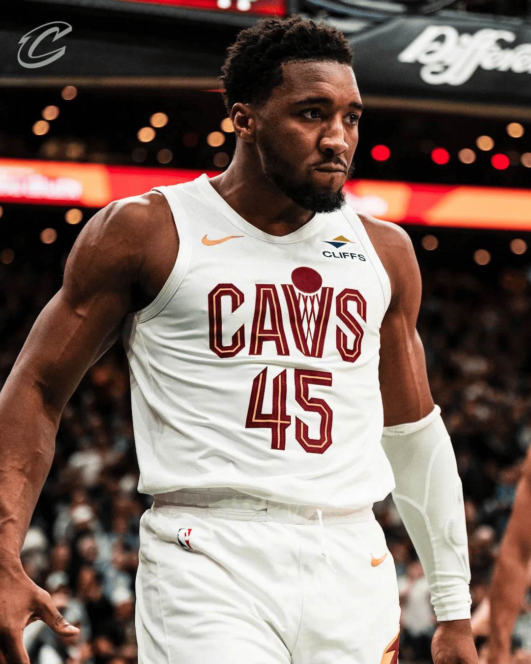 半场战报：巴列卡诺1-0瓦伦西亚，诺贝尔-门迪建功（半场速报：巴列卡诺1-0领先瓦伦西亚，诺贝尔-门迪破门）