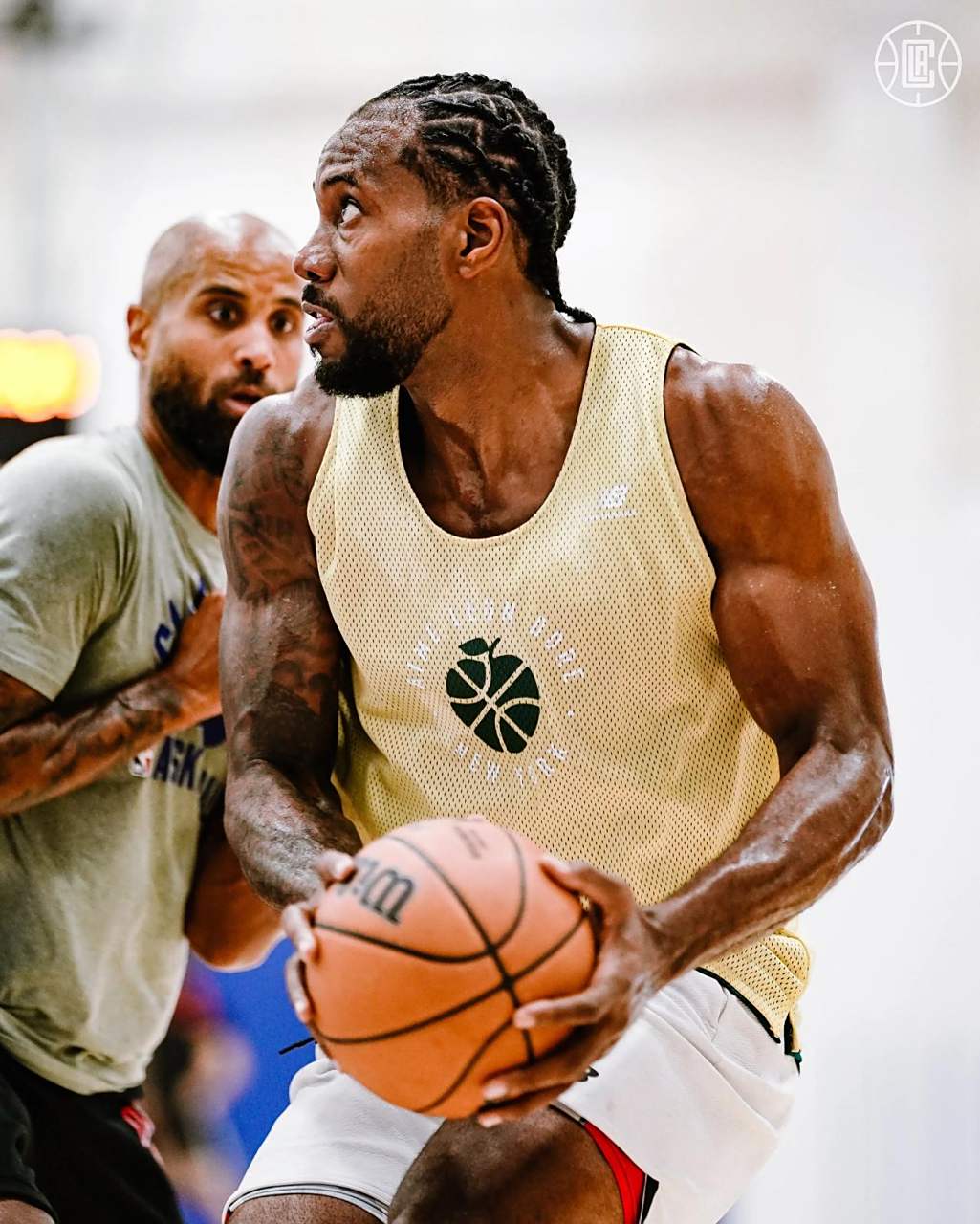 北京首钢大胜天津！新赛季首胜，马帝昂首秀11分，奥莫特2分（北京首钢轻取天津迎赛季首胜，马帝昂处子秀砍11分，奥莫特仅2分）