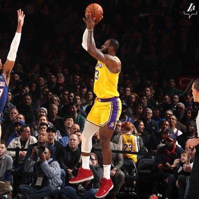 皇马青年军客场2-0击败埃弗顿！18岁新星双响助球队领跑小组（18岁新星梅开二度，皇马青年军客场2-0击退埃弗顿，登顶小组榜首）