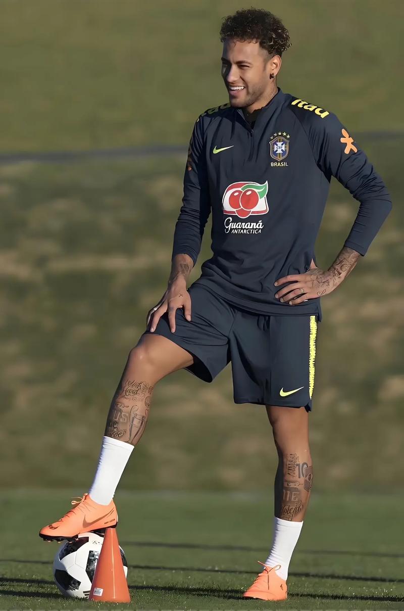 老佛爷：特瓦斯的薪水是英超主席的六倍，现在是时候清算他了（老佛爷：特瓦斯薪资是英超主席的6倍，清算他的时刻到了）