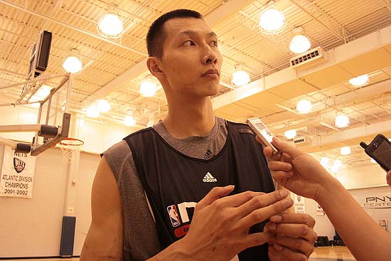 早报：上海双雄末轮争冠？这集我看过……（晨报：沪上双雄决战末轮争冠？熟悉的剧情又上演）